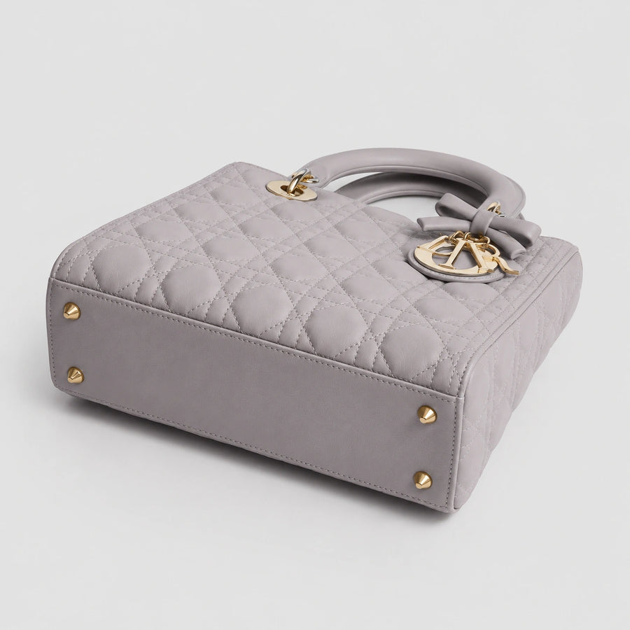 Lady Dior Cannage Lammleder Trianon Grau — Beschläge Detailansicht | Luren Authentisch