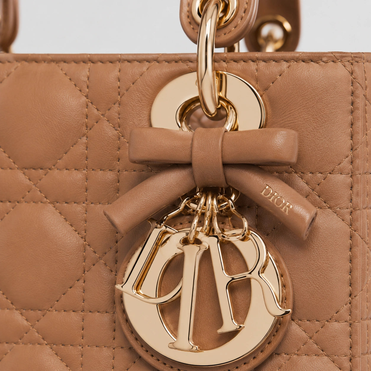 Lady Dior Cannage Lammleder – Camel